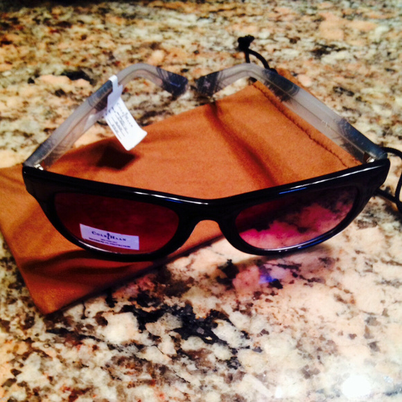 NWT Cole Haan Unisex Wayfarer Look Sunglasses